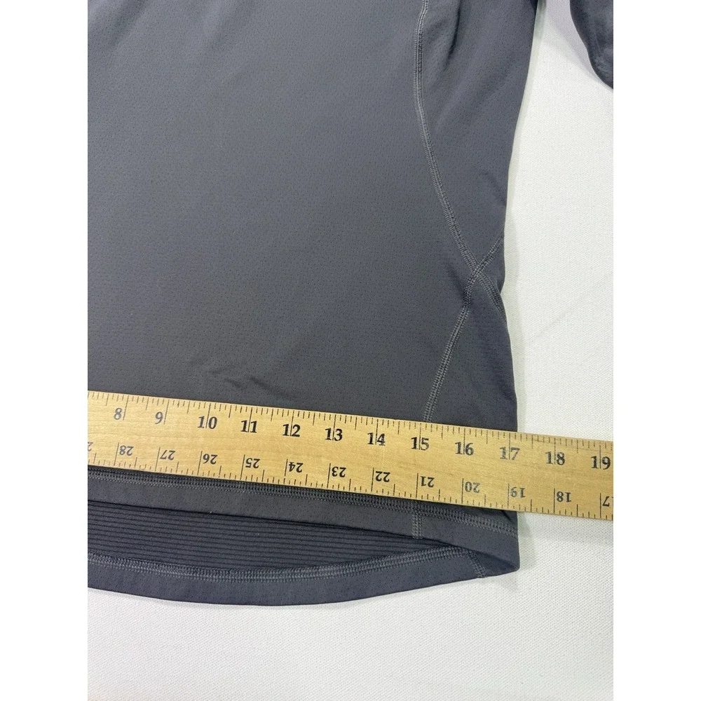 The North Face FlashDry 1/4 Zip Pullover Men's Small Gray Active Long Sleeve